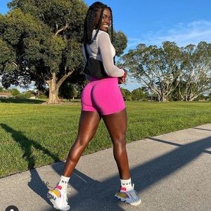 NVGTN Pink Solid Seamless pro Shorts